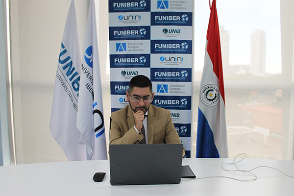 UNINI México celebra el éxito de un becado en su defensa de tesis doctoral en Paraguay